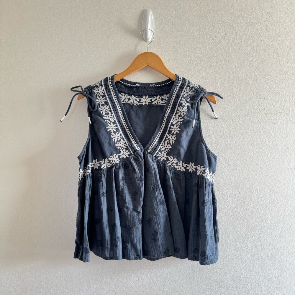 Lucky Brand  RuchedShoulder Deep V Neck Top size Large - Picture 2 of 7